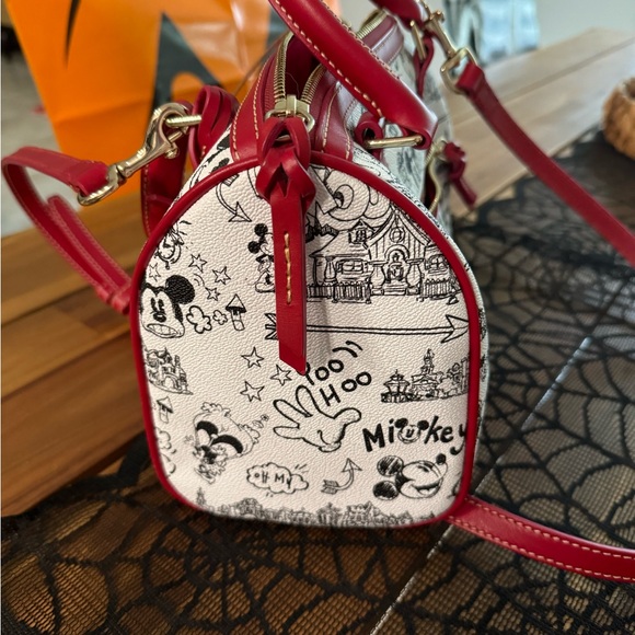 Mickey Dooney & Bourke purse used once - Picture 5 of 5